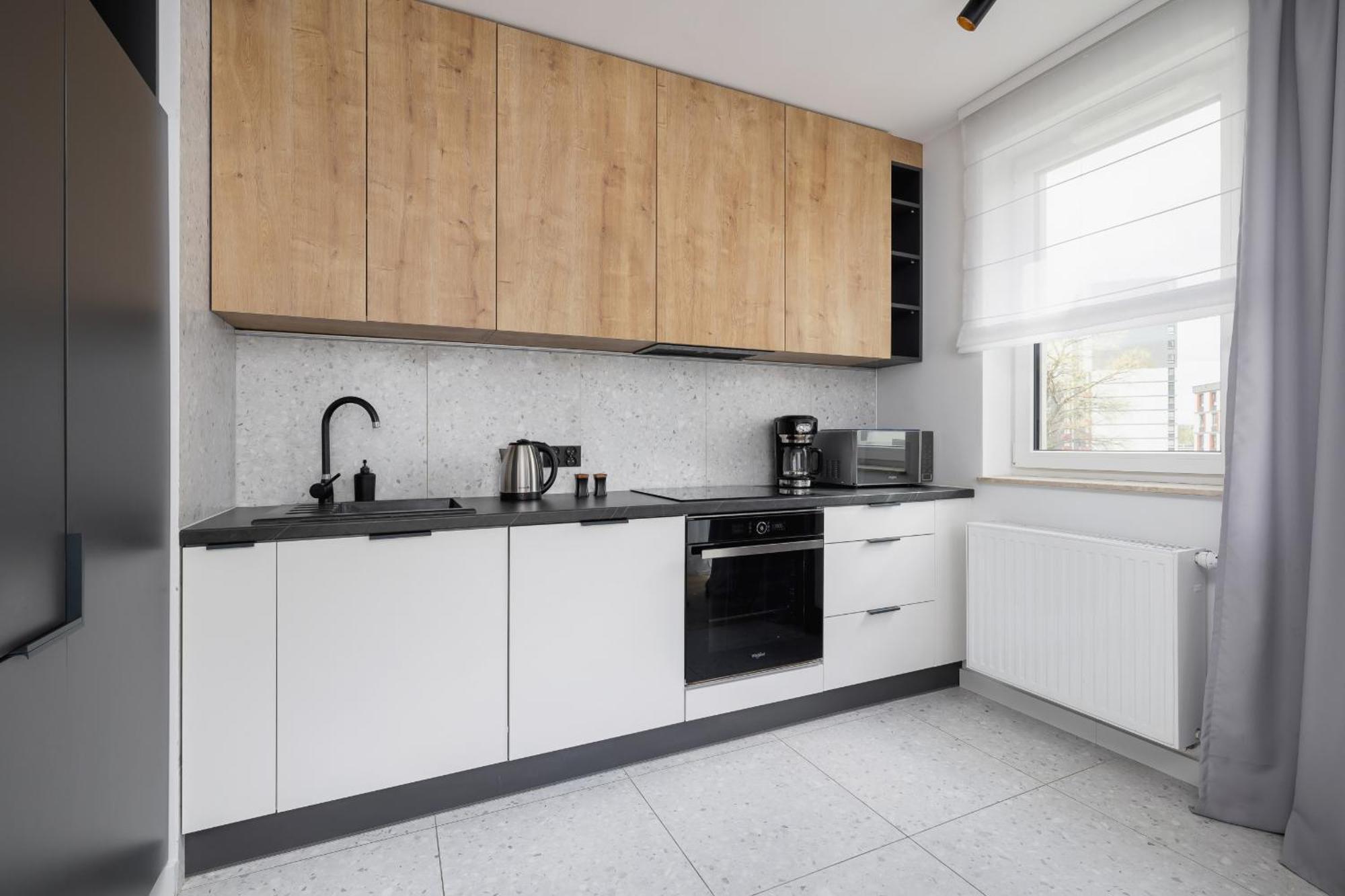 Elegant Apartment In Cracow With Balcony, Parking And Desk By Noclegi Renters Krasków Exterior foto